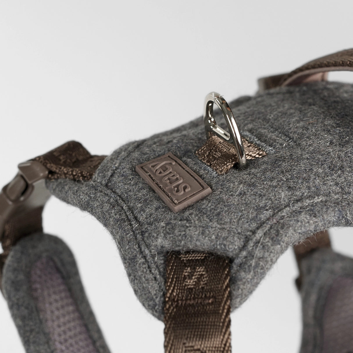 Staey Elma dog harness, stone