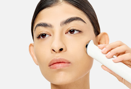 Medicube Booster Pro Mini White Affordable At-Home Facial Skin Care Tool, valkoinen